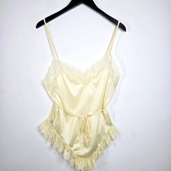 Vintage JCPenny Light Yellow Lace Ruffle Teddy Satin Sleep Romper Lingerie USA - Picture 1 of 9